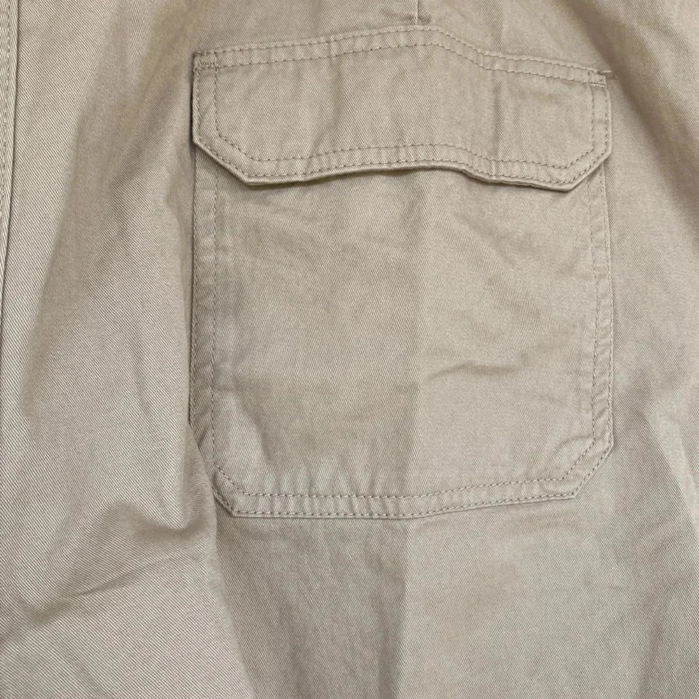 Croft & Borrow Light Tan Elasticized Sides Plus Size Cargo Shorts - Picture 9 of 13